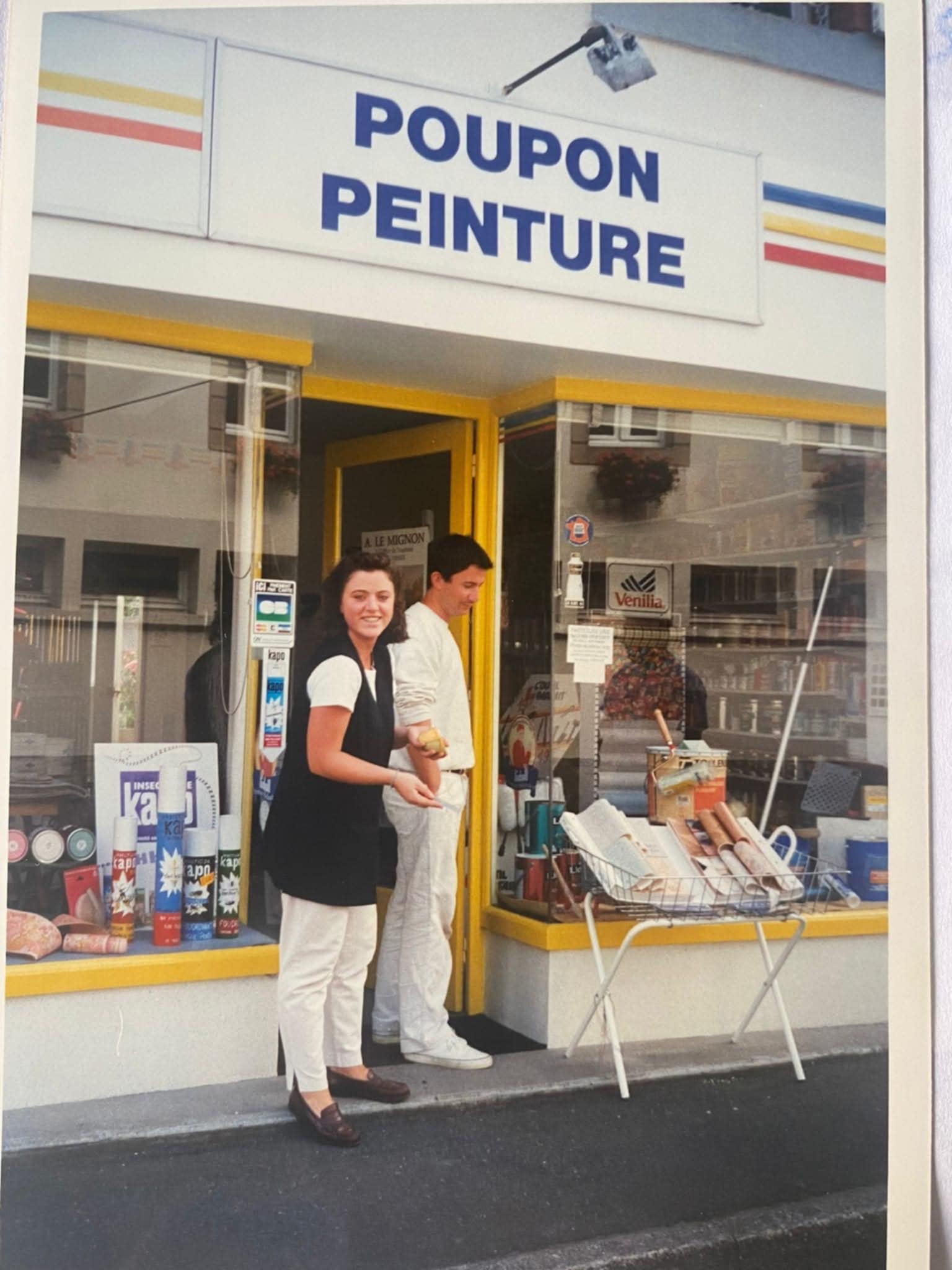 intro droite Ancienne devanture Poupon Peinture à Carhaix